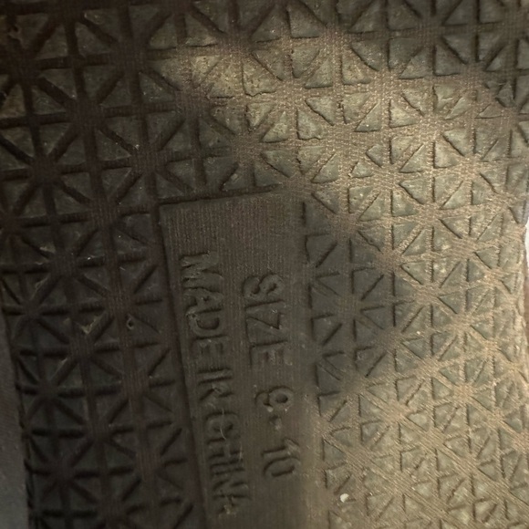 Men’s classic brown slippers, super comfy. Size9-10 - Picture 5 of 10